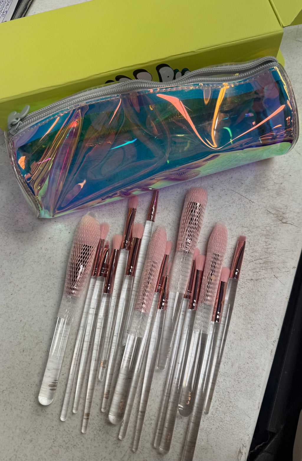 Made by Mitchell 16 piece Holigraphic Brush Set and Bag