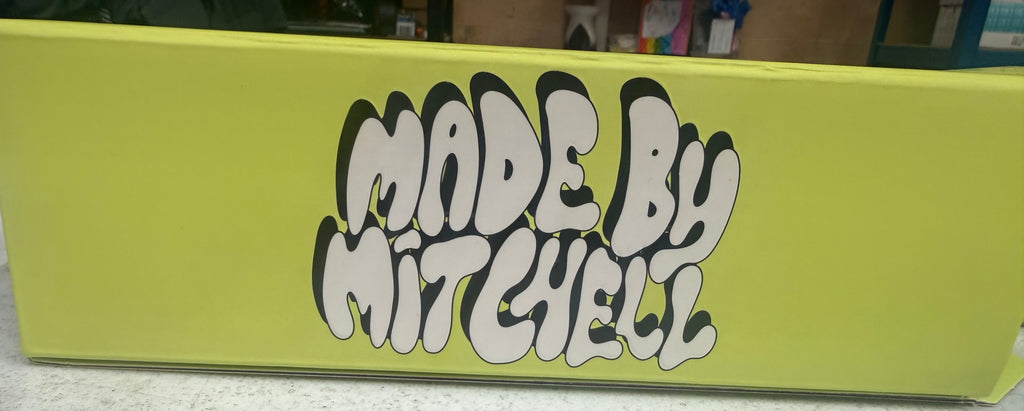 Made by Mitchell 16 piece Holigraphic Brush Set and Bag