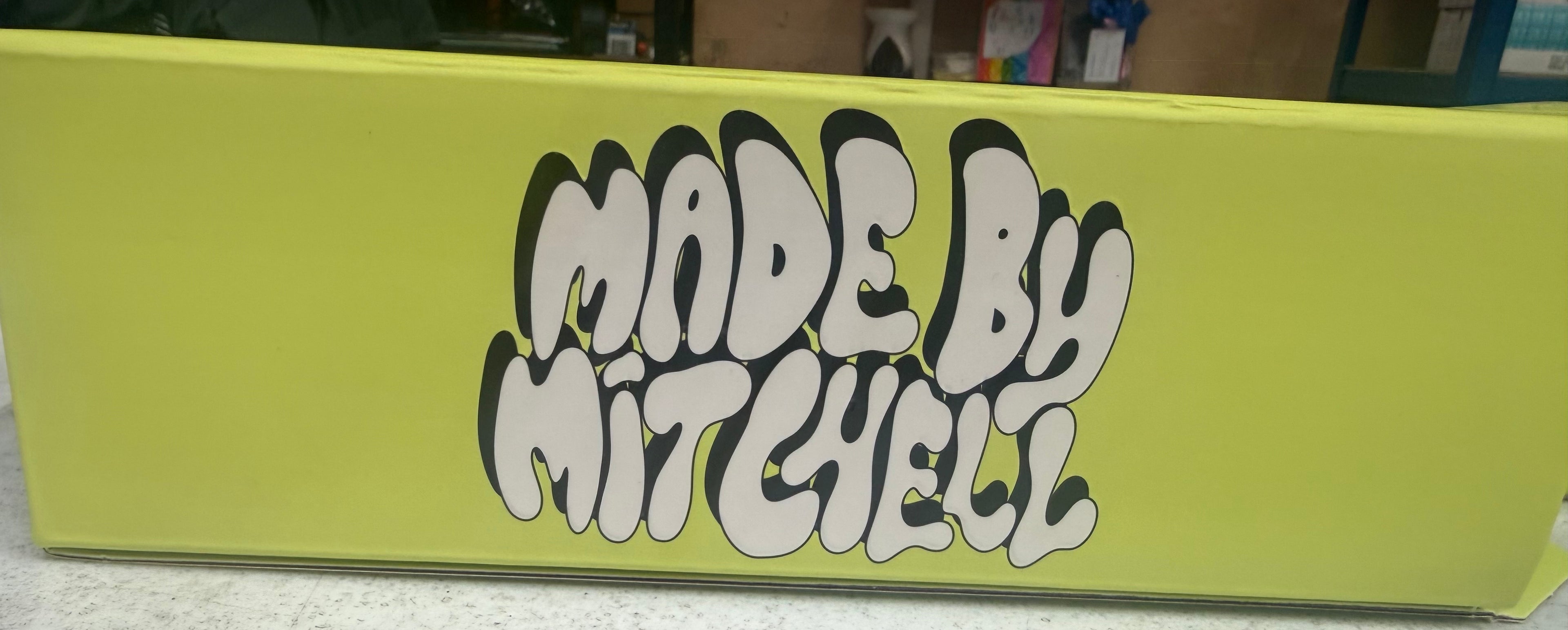 Made by Mitchell 16 piece Holigraphic Brush Set and Bag